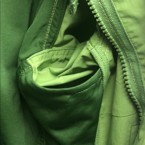 Mountain Hardware Rain Coat sz6 - Picture 8 of 8